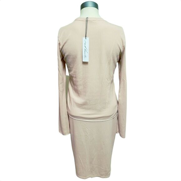 RED HAUTE 2 piece set ribbed snap front top scrunch front skirt rosewood S NEW - Picture 2 of 8